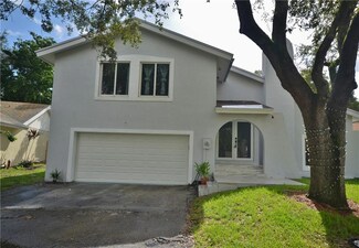 75 Forest Cir, Hollywood, FL 33026