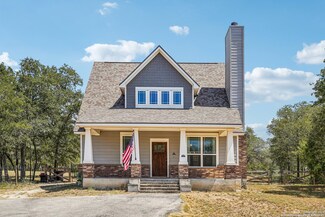 820 Paddy Rd, Floresvill, TX 78114