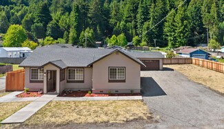 275 Ogle Ave, Rio Dell, CA 95562