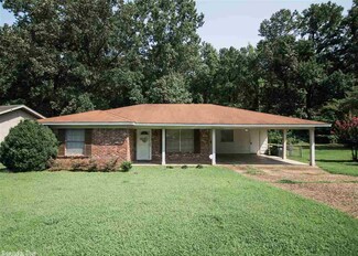 1023 N Shackleford Rd, Little Rock, AR 72211