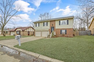 2430 Swinging Way Ct, Evansville, IN 47711