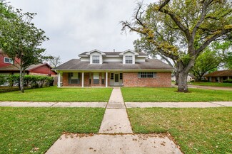 11702 N Petersham Dr, Houston, TX 77031