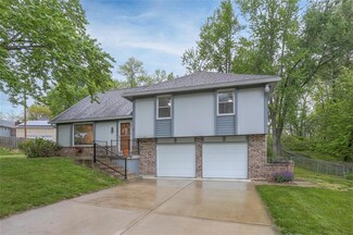 11108 NW Walnut Creek Dr, Kansas City, MO 64152