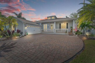 2800 Swan Cir, Dunedin, FL 34698