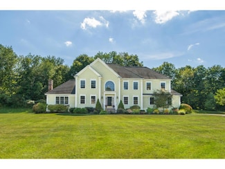 16 Evergreen Dr, North Hampton, NH 03862