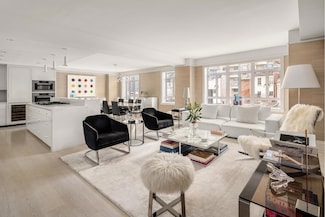 21 E 61st St Unit 7 E, New York, NY 10065