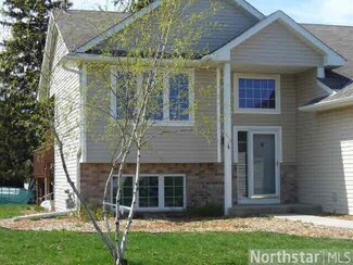 11950 N Meadow Curve, Lindstrom, MN 55045