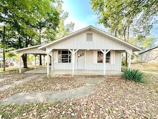 1622 Crider St, West Plains, MO 65775