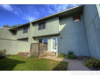 106 106 Canabury Ct, Little Canada, MN 55117
