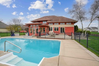 W150N5334 Badger Dr, Menomonee Falls, WI 53051