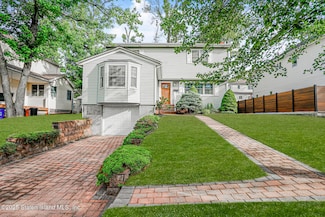97 Kinghorn St, Staten Island, NY 10312