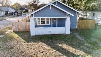 703 N 4th St, Blackwell, OK 74631