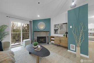 975 Aberdeen Ave NE Unit F407, Renton, WA 98056