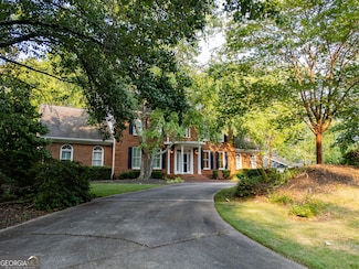 6203 Crestview Dr SE, Covington, GA 30014
