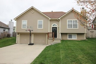 2001 N Ashley Dr, Independence, MO 64058