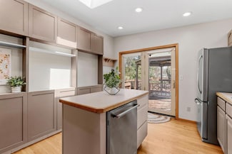 8011 Long Lake Rd, New Brighton, MN 55112