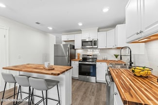 5676 Flagstaff Rd, Jacksonville, FL 32207