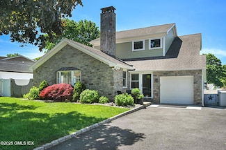 22 Maplewood Dr, Cos Cob, CT 06807