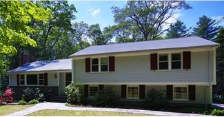 9 Crest Dr W, Dover, MA 02030