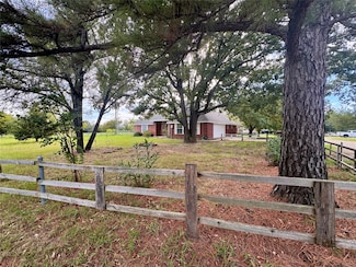 137 Morris Ln, West Tawakoni, TX 75474