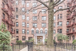 87-10 34th Ave Unit 4, Jackson Heights, NY 11372