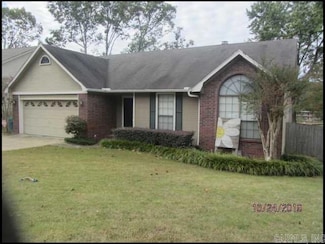 14 Summit Ridge Dr, Little Rock, AR 72211