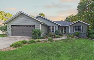 16 Winters Ln, Bella Vista, AR 72714