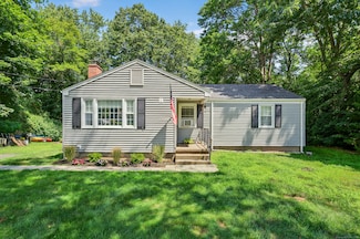 7 Bonnieview Dr, East Granby, CT 06026