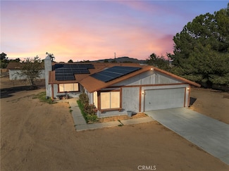 14798 Dos Palmas Rd, Victorville, CA 92392