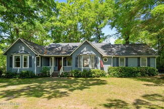 200 Gooseneck Rd W, Rocky Point, NC 28457