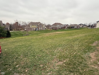 3733 W 121st St, Zionsville, IN 46077