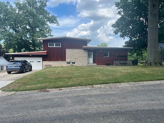 318 Fletcher Dr, Danville, IL 61832