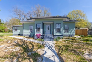 501 S Second St, Greenfield, TN 38230