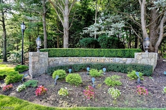 2009 Hawthorne Ln Unit 2009, Mahwah, NJ 07430