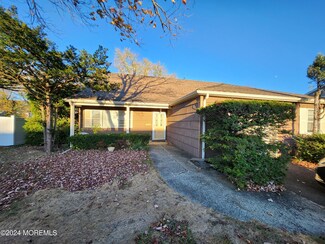 12 Briscoe Terrace, Hazlet, NJ 07730