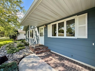 1614 27th Ave S, Moorhead, MN 56560