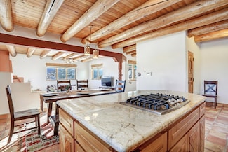10 Camino de Los Arroyos, Ranchos de Taos, NM 87557