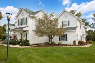 106 Vista Ct, North Olmsted, OH 44070