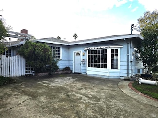 15 Alta Loma Dr, American Canyon, CA 94503