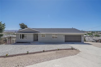 16739 Mission St, Hesperia, CA 92345