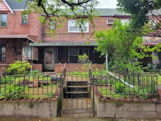 48-16 65th St, Flushing, NY 11377