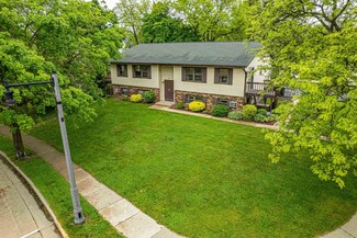 420 E Main St, Sun Prairie, WI 53590