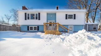 36 River Rd, Topsham, ME 04086