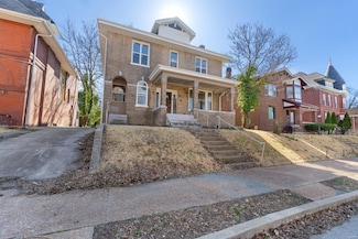 4 Lewis Place, Saint Louis, MO 63113