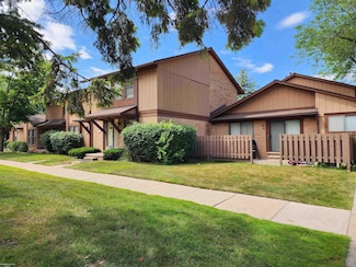 24825 Greenhill Rd Unit 35, Warren, MI 48091