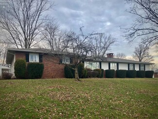12 Hilltop Ct, Monroeville, OH 44847