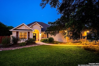 100 Glen Lakes Ct W, Ingram, TX 78025