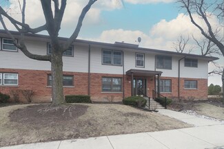 235 Washington Square Unit C, Elk Grove Village, IL 60007