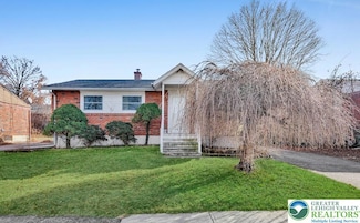 856 Poplar Rd, Hellertown, PA 18055