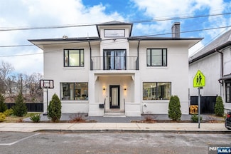 88 Sterling Ave, Weehawken, NJ 07086